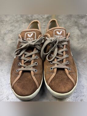 Veja Shoes Size 8.5 US Mens Made in Brazil Leather Sneakers Well Worn Grunge
